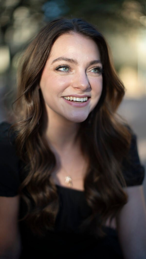 Comparison of a girl's smile before and after applying a preset.